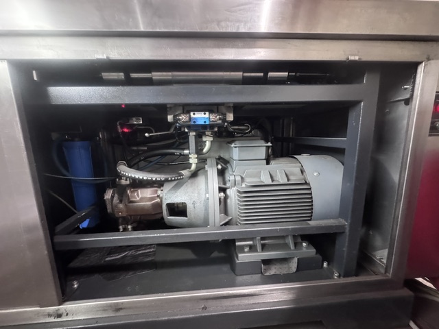 A & V #A & V1206BA, Waterjet, 6' x 12' table, 50 HP, 2016 - Image 9