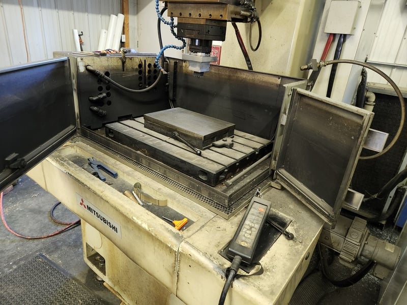 Mitsubishi #M35K, Electrical Discharge Machine, 27.6" x19.7" table, C4 cnc, 3R tooling, 1988 - Image 1