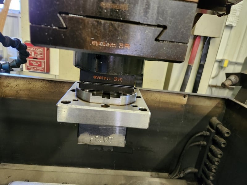 Mitsubishi #M35K, Electrical Discharge Machine, 27.6" x19.7" table, C4 cnc, 3R tooling, 1988 - Image 4