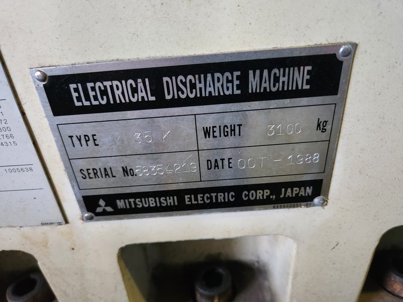 Mitsubishi #M35K, Electrical Discharge Machine, 27.6" x19.7" table, C4 cnc, 3R tooling, 1988 - Image 5