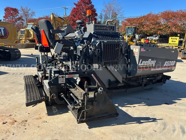 LeeBoy #8520B, Asphalt Paver, 2638 hr, 2022 - Image 4