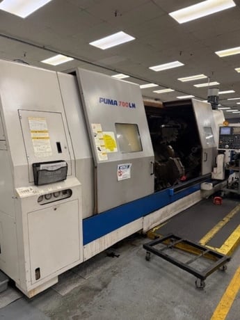 Doosan #Puma-700LM, CNC lathe, 40.5" swing, 7.1" bar, 32" chuck, 126" centers, 12 station turret, live - Image 2