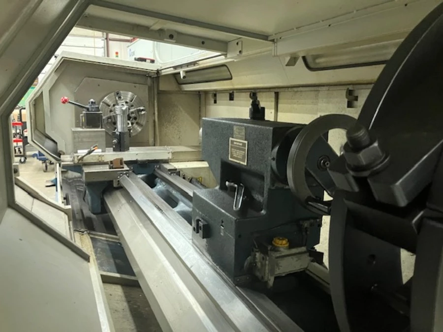 Romi #C-680, CNC lathe, 24" swing, 6.5" spindle hole, 120" centers, 79.7" turning length, 16.9" swing over - Image 5