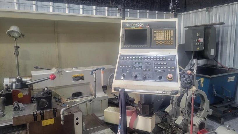 Hankook #Protec-9NC, CNC lathe, 37.4" swing, 9.8" bar, 24" chuck, 157" centers, 8 station turret, Fanuc - Image 2