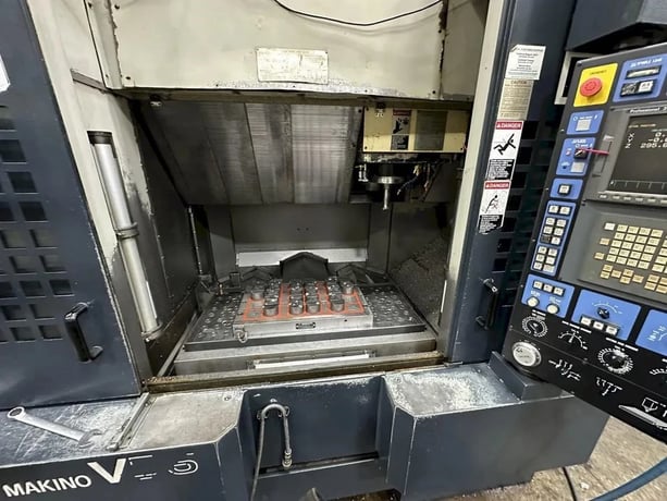 Makino #V-56, vertical machining center, 35.4" X, 19.7" Y, 17.7" Z, 20,000 RPM, 30 automatic tool changer - Image 5