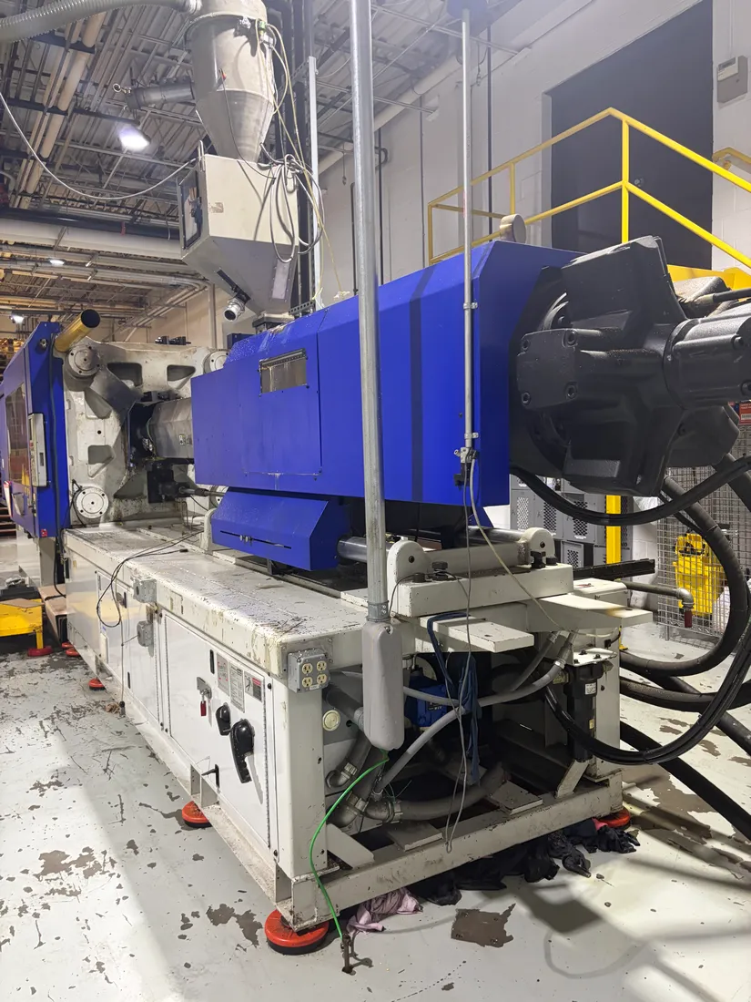 650 Ton, 89.6 oz., Van Dorn #650HT-4300, injection molding machine, 36" tie bars, 53" platen, 69.5" daylight - Image 3