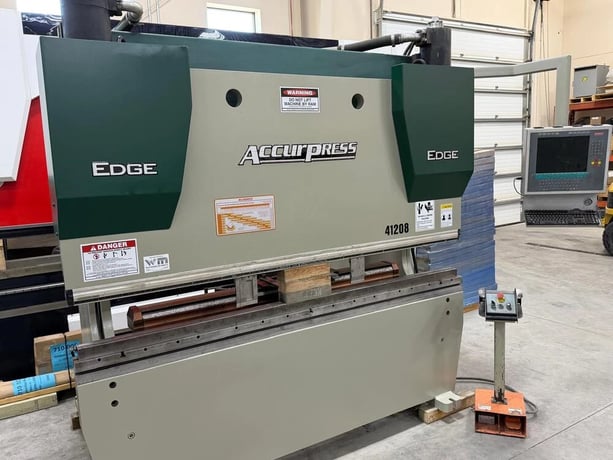 120 Ton, Accurpress #Edge-41208, hydraulic press brake, 8' overall, 78" between housing, 10" stroke, 15.85" - Image 4