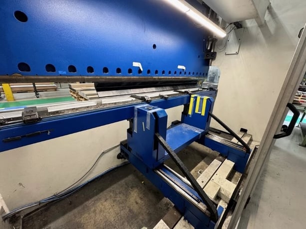 187 Ton, Trumpf #TrumaBend-V170, CNC hydraulic press brake, 13.5' overall, 145" between housing, 14.3" - Image 3