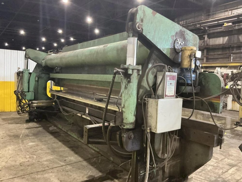 130 Ton, Accurpress #713020, CNC hydraulic press brake, 20' overall, 198" between housing, 8" stroke, 16" - Image 4