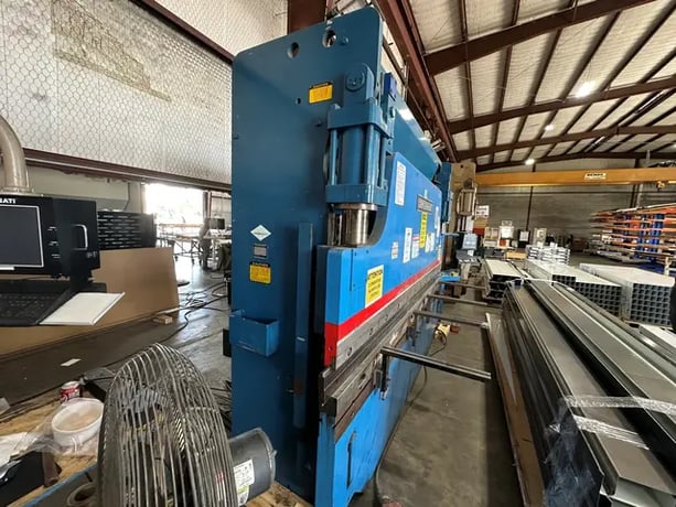 90 Ton, Cincinnati #90CBII10, hydraulic press brake, 12' overall, 102.75" between housing, 8" stroke, 7" - Image 3