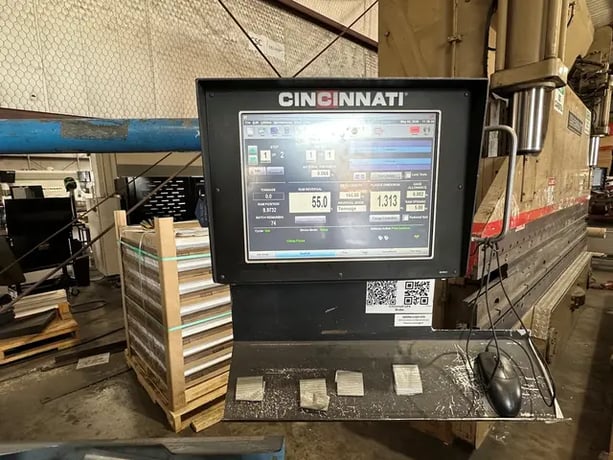 90 Ton, Cincinnati #90CBII10, hydraulic press brake, 12' overall, 102.75" between housing, 8" stroke, 7" - Image 6