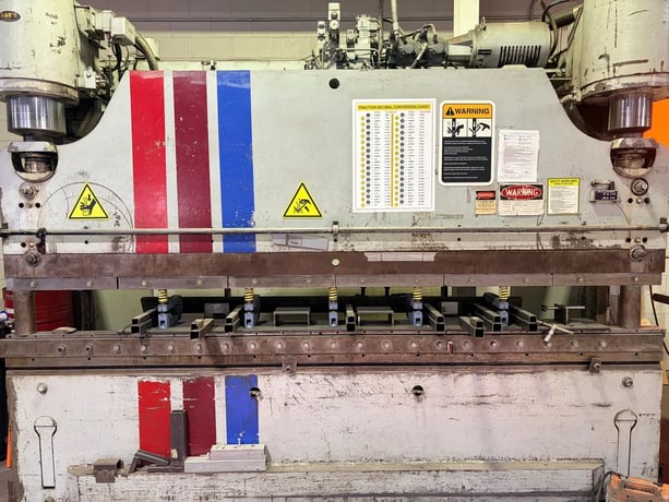 250 Ton, Pacific #JII-250-12, hydraulic press brake, 12' overall, 126" between housing, 12" stroke, 7" - Image 2