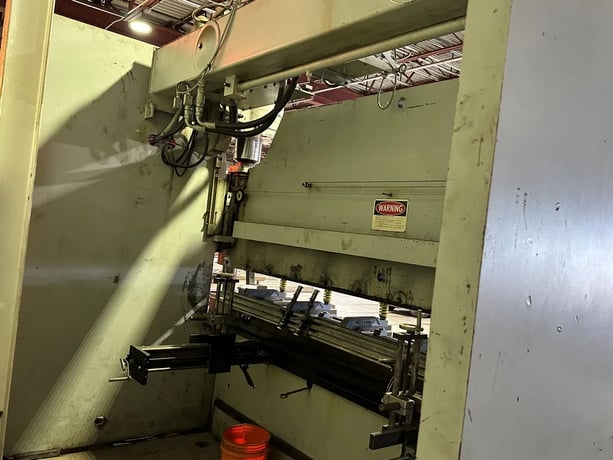 250 Ton, Pacific #JII-250-12, hydraulic press brake, 12' overall, 126" between housing, 12" stroke, 7" - Image 6