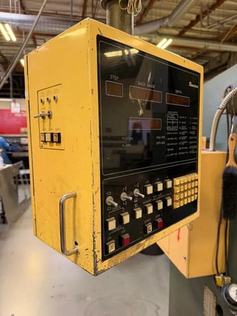 80 Ton, Amada #RG-80, CNC hydraulic press brake, 8' overall, 80.8" between housing, 3.94" stroke, 15.76" - Image 4