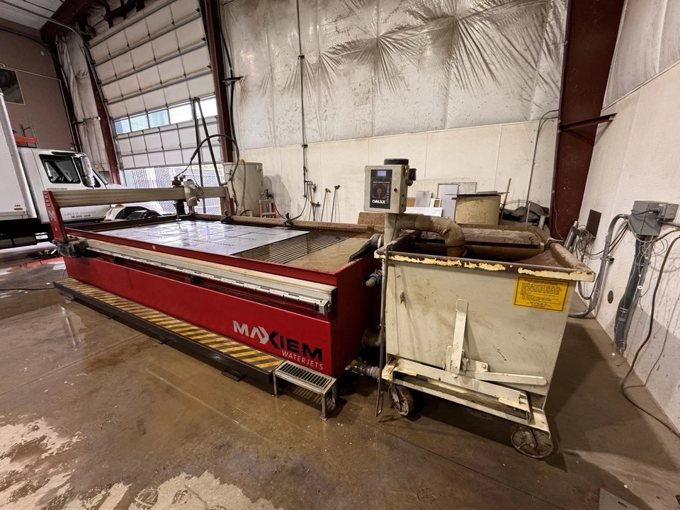 Omax #Maxiem-2040, waterjet, 6.5' x 13.1' table, 40 HP, 50,000 PSI., Omax control, 500 IPM cutting speed, 2013 - Image 7