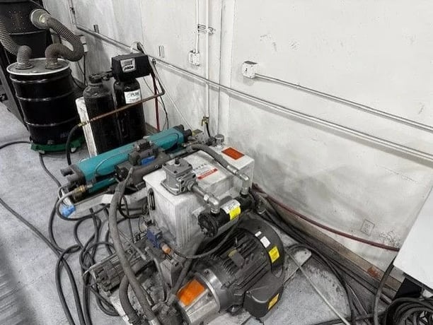 Flow #Mach-100-3120, waterjet, 6.6' x 10' table, 30 HP, 60,000 PSI., Flowmaster control, 400 IPM rapid - Image 2