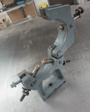 14" -15" Lathe steady rest, 4-3/8" opening & brass adjustable tips (YMC) - Image 3