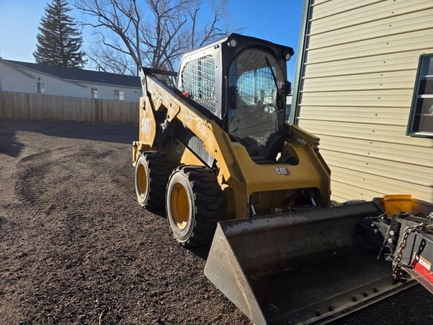 2700 lb. Caterpillar #262D3, skid steer loader, 74.3 HP turbo diesel engine, 2 speed travel, 4500 hours, 2020 - Image 3