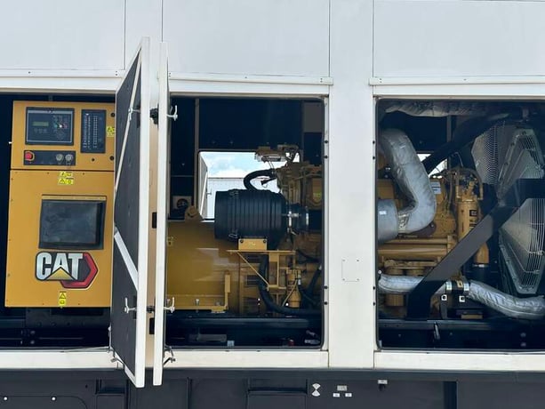 1000 KW Caterpillar #C32, diesel generator set, 277/480 Volts, 1502 HP @ 1800 RPM, EPA Tier 2, sound - Image 4