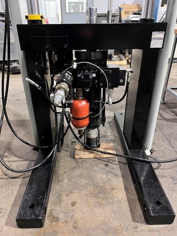 22 KIP (100kN), Instron #8501, fatigue testing system, 2 columns, 22" btwn columns, reconditioned - Image 4