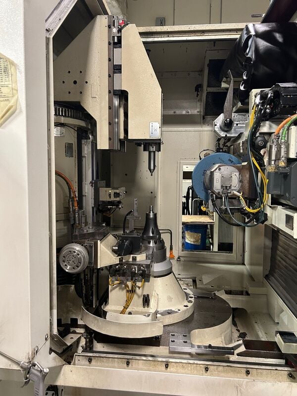 Kapp #KX-300-P, CNC gear grinder, Siemens 840D Control, rotary dresser, 180° loader, load table, 2010 - Image 5