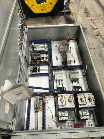 Shred-Tech #STQ-50E, 4 shaft shredder, 28" x 39" cutting chamber, 48 upper & lower knives, 2015 - Image 6
