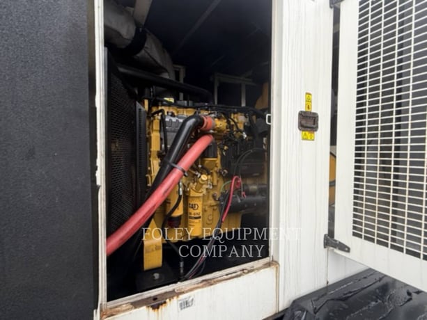 230 KW Caterpillar #XQ230, portable diesel generator set, 14183 engine, C9 engine, Tier 3, 2010 - Image 7