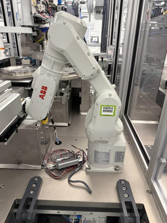 ABB IRB-1100-4/0.58, industrial robot, OmniCore C30 controller (4 available) - Image 2