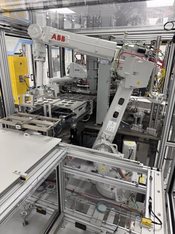 ABB IRB-2600, industrial robot, IRC5 Single controller (5 available) - Image 1