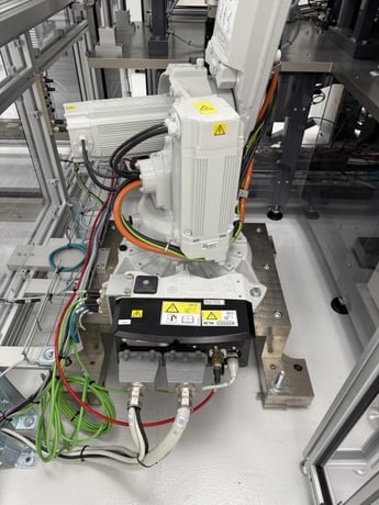 ABB IRB-2600, industrial robot, IRC5 Single controller (5 available) - Image 5