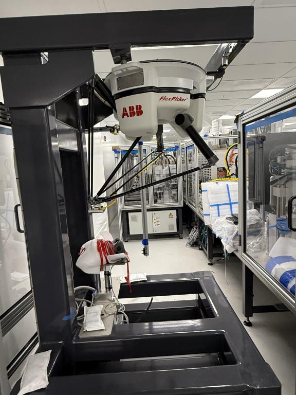 ABB IRC5 FlexPicker, industrial robot, with controller - Image 3