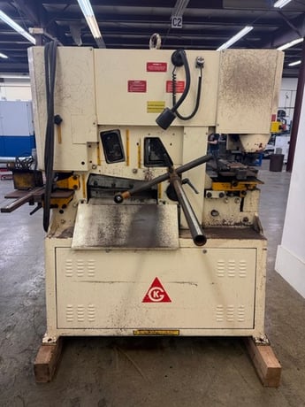 5-1/8" x 5-1/8" x 1/2" Geka #Hydracrop-80-S, hydraulic ironworker, 88 ton, 12" throat, 2-3/4" stroke, 12.5 - Image 4