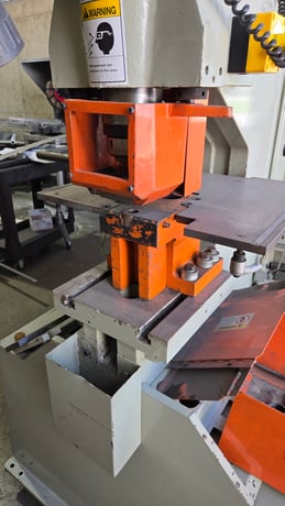 5-1/8" x 5-1/8" x 1/2" Baileigh #SW-95, hydraulic ironworker, 95 ton, 16" throat, 3.93" stroke, 10 HP, 230 - Image 7