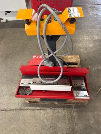 39 Ton, Baykal #APHS-39x4, CNC press brake, 4.1' overall, 8.3" stroke, 5 HP, Baykal ESA EC4 Control, CNC Back - Image 3