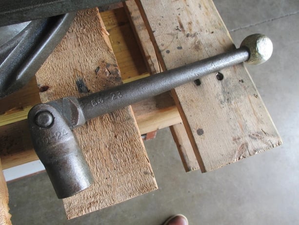 Kurt Manufacturing #D675, Precision Milling Machine Vise, 6" jaw width, 7.5" jaw opening, swivel base & handle - Image 6