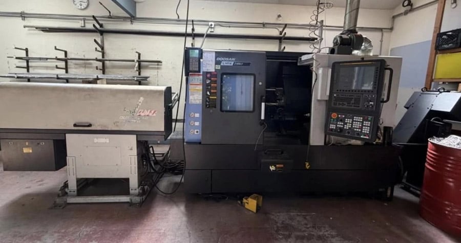 Daewoo Doosan #Lynx-2100LYA, Fanuc 0iTF, 23.6" swing, 8" hydraulic chuck, 2.6" bar, LNS bar feeder, 2021 - Image 1