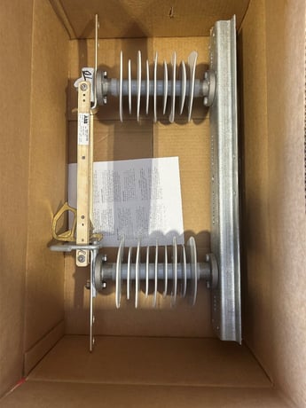 Newell Insulators - Newell Abb Eaton Fused Cutouts - Eaton Fused Switches, unused, in boxes/crates, 2026 - Image 8