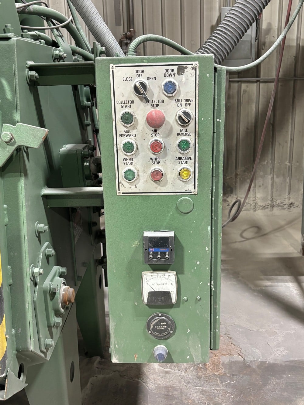Goff, 3 cu.ft. Tumble Blast with Vertical Door, free standing dust collector, 7.5 HP blast wheel - Image 3