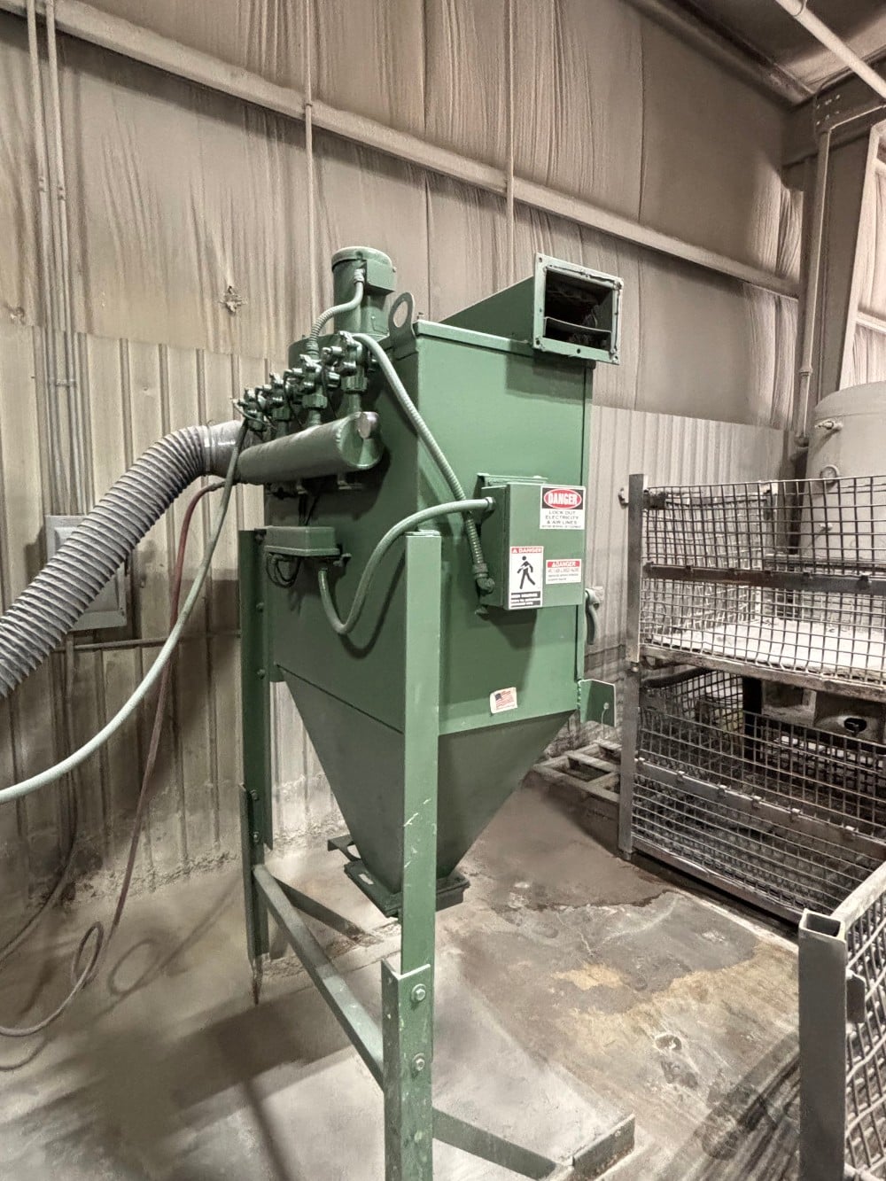 Goff, 3 cu.ft. Tumble Blast with Vertical Door, free standing dust collector, 7.5 HP blast wheel - Image 6