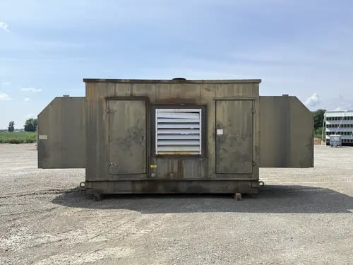 600 KW Caterpillar #3412, diesel generator set, 480 Volts, 3-phase, 890 HP @ 1800 RPM, weatherproof - Image 1
