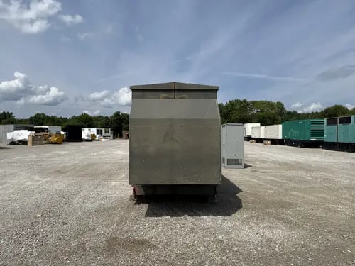 600 KW Caterpillar #3412, diesel generator set, 480 Volts, 3-phase, 890 HP @ 1800 RPM, weatherproof - Image 3