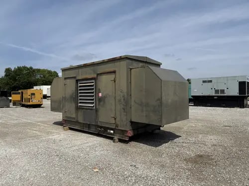600 KW Caterpillar #3412, diesel generator set, 480 Volts, 3-phase, 890 HP @ 1800 RPM, weatherproof - Image 4