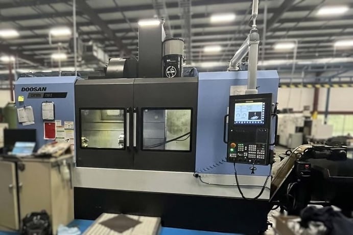 Daewoo Doosan #DNM-750II, CNC vertical machining center, Fanuc I Series Plus Control, 64" X, 30" Y, 26" Z - Image 2