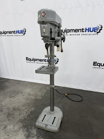 15" Delta Rockwell #15-017, floor model drill press, 1 HP, 4 speed step pulley, keyed drill chuck with bit - Image 2