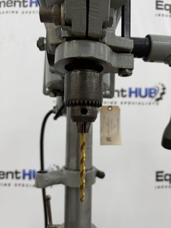 15" Delta Rockwell #15-017, floor model drill press, 1 HP, 4 speed step pulley, keyed drill chuck with bit - Image 10