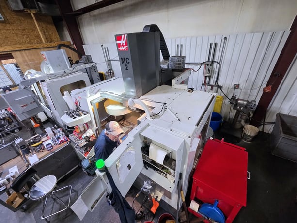 Haas #VF-2, CNC vertical machining center, 20+1 side mount tool changer, 30" X, 16" Y, 20" Z, 8100 RPM, #40 - Image 3