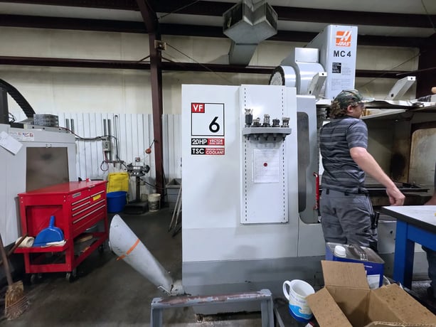 Haas #VF-6, CNC vertical machining center, 24+1 side mount tool changer, 64" X, 32" Y, 30" Z, 7500 RPM, #40 - Image 3
