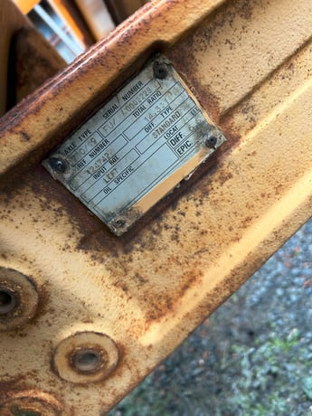 Ford New Holland #555C, tractor loader, 4WD, diesel engine, 85 HP, enclosure cab, Rear backhoe w/ stabilizers - Image 3