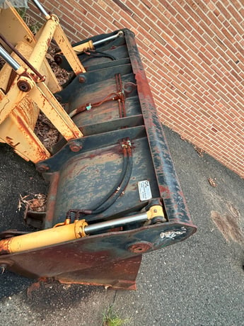 Ford New Holland #555C, tractor loader, 4WD, diesel engine, 85 HP, enclosure cab, Rear backhoe w/ stabilizers - Image 5