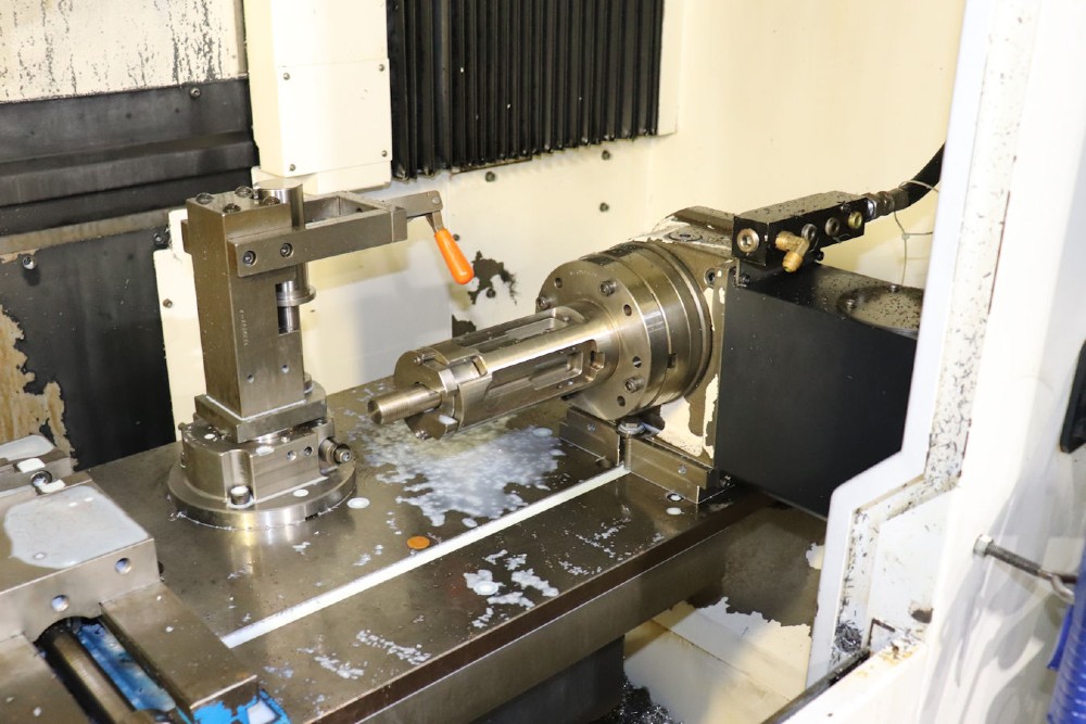 Mazak #VCU-500C, CNC vertical machining center, 39.3" X, 19.8" Y, 20" Z, 12000 RPM, #40, 25 HP, Mazatrol - Image 4